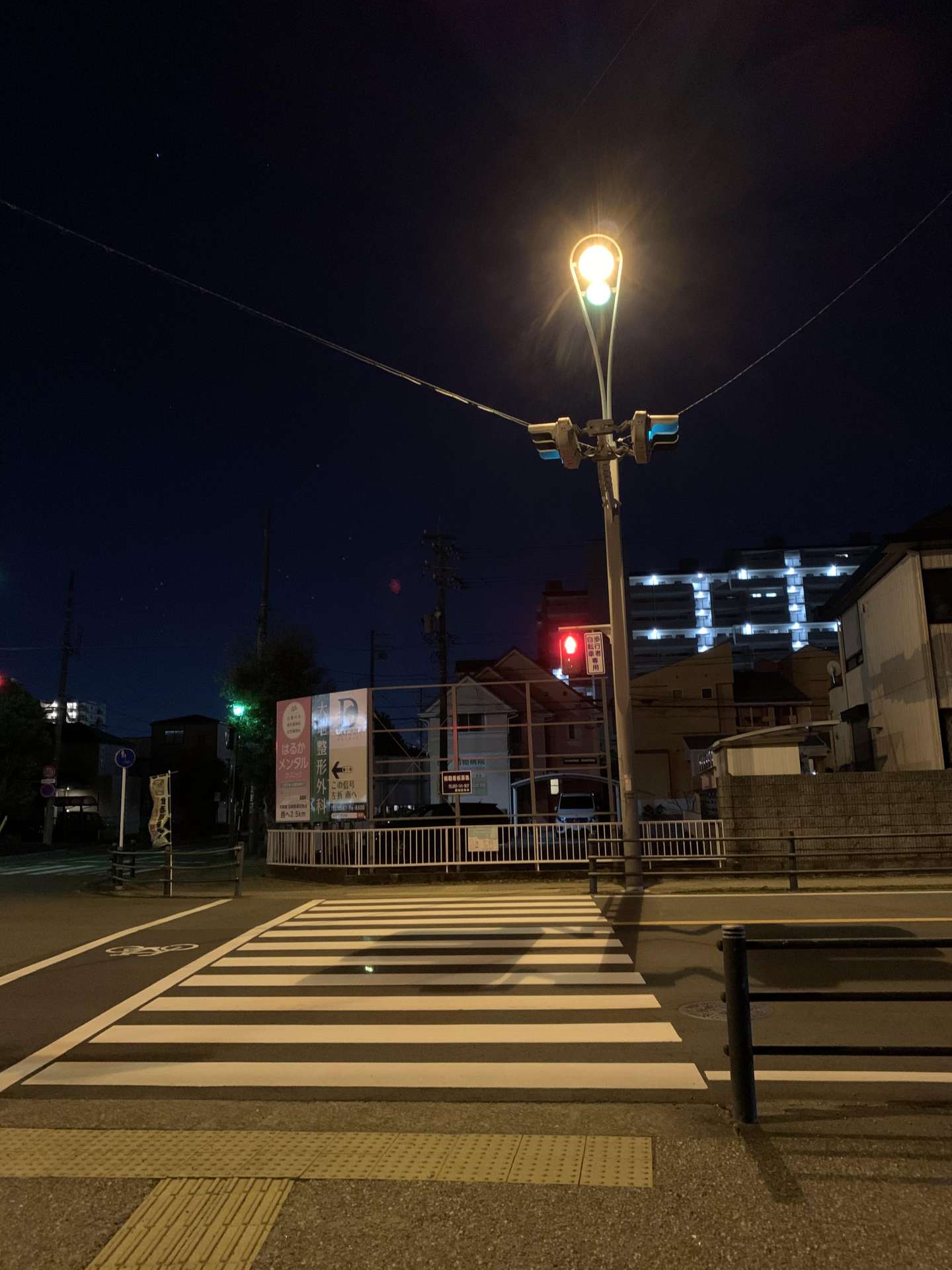 店舗前の街灯が明るくなりました(^^)